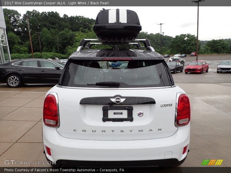 Light White / Black Pearl 2017 Mini Countryman Cooper ALL4
