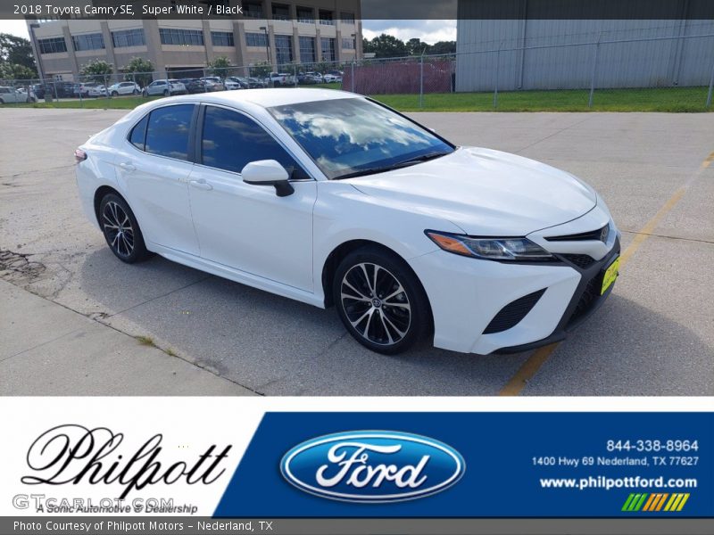 Super White / Black 2018 Toyota Camry SE