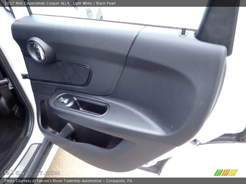 Light White / Black Pearl 2017 Mini Countryman Cooper ALL4