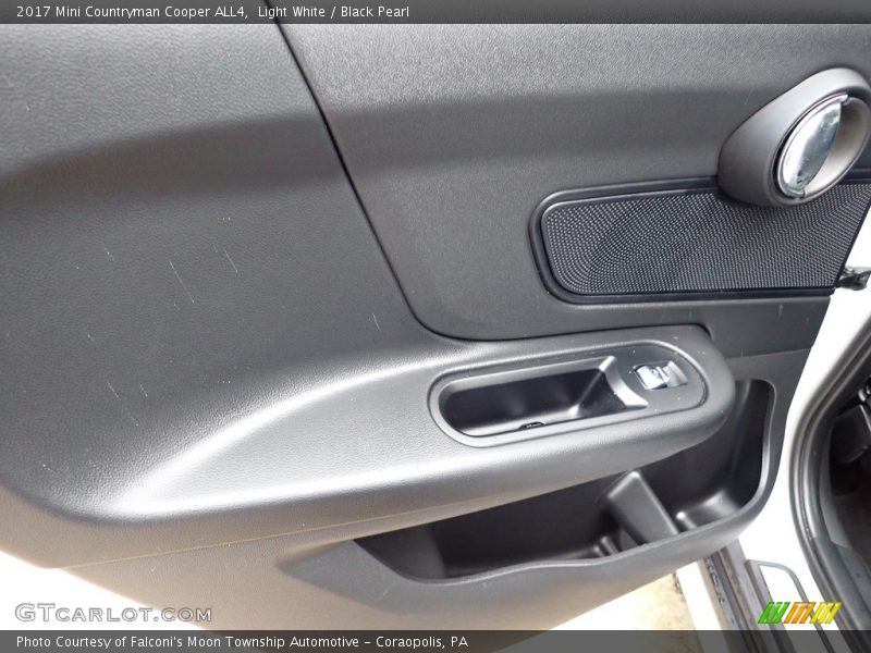 Light White / Black Pearl 2017 Mini Countryman Cooper ALL4