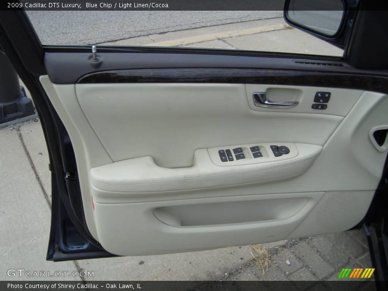 Blue Chip / Light Linen/Cocoa 2009 Cadillac DTS Luxury