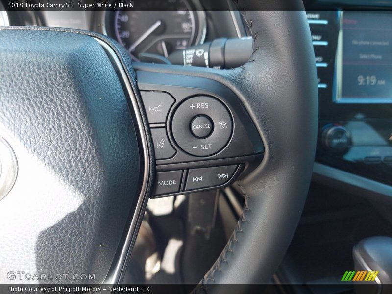 Super White / Black 2018 Toyota Camry SE