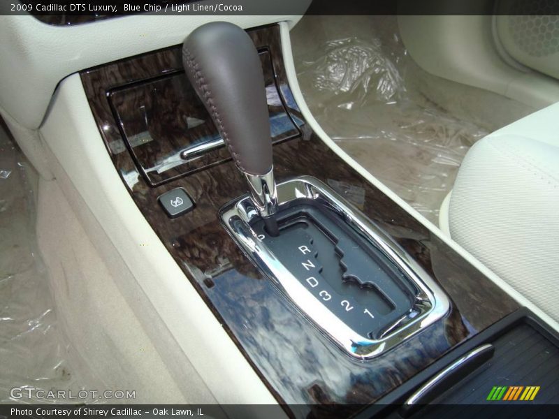 Blue Chip / Light Linen/Cocoa 2009 Cadillac DTS Luxury