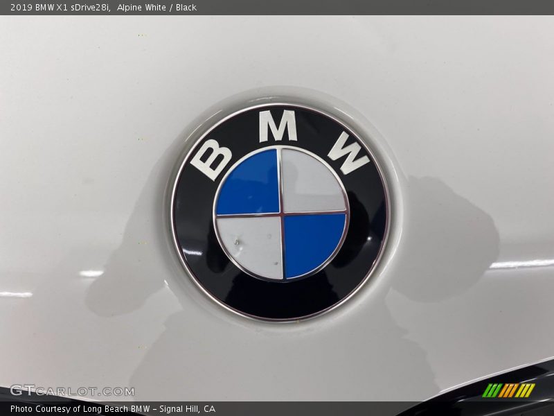 Alpine White / Black 2019 BMW X1 sDrive28i