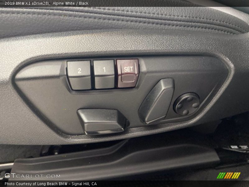 Alpine White / Black 2019 BMW X1 sDrive28i