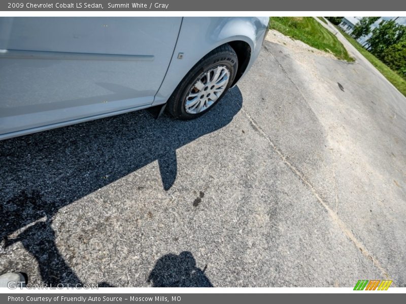 Summit White / Gray 2009 Chevrolet Cobalt LS Sedan