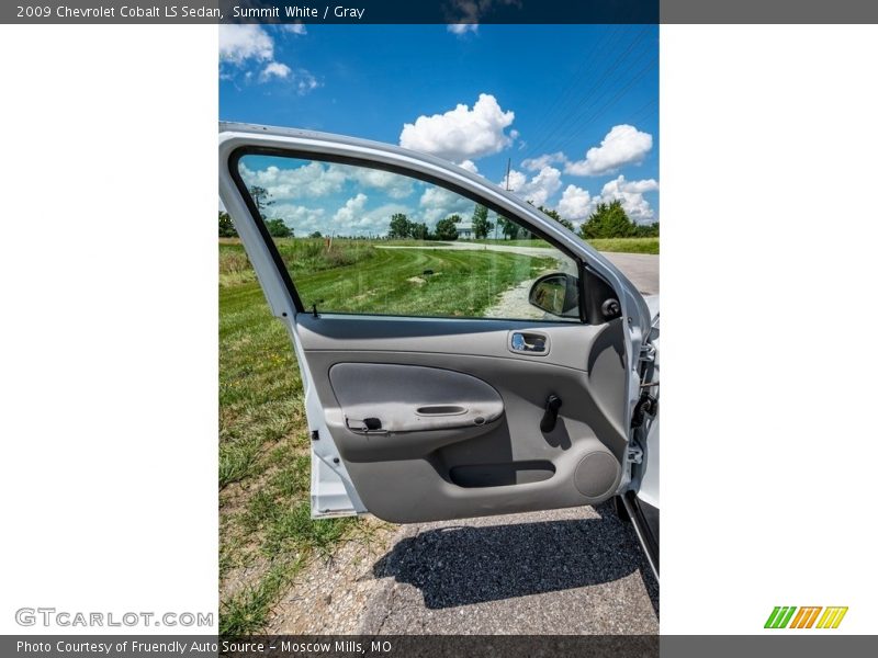 Summit White / Gray 2009 Chevrolet Cobalt LS Sedan