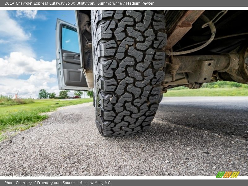 Summit White / Medium Pewter 2014 Chevrolet Express Cutaway 3500 Utility Van