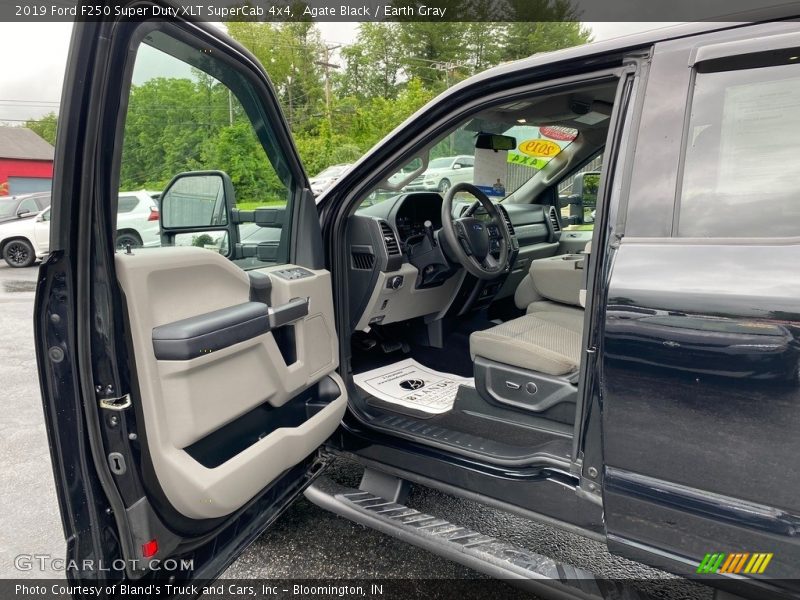Agate Black / Earth Gray 2019 Ford F250 Super Duty XLT SuperCab 4x4