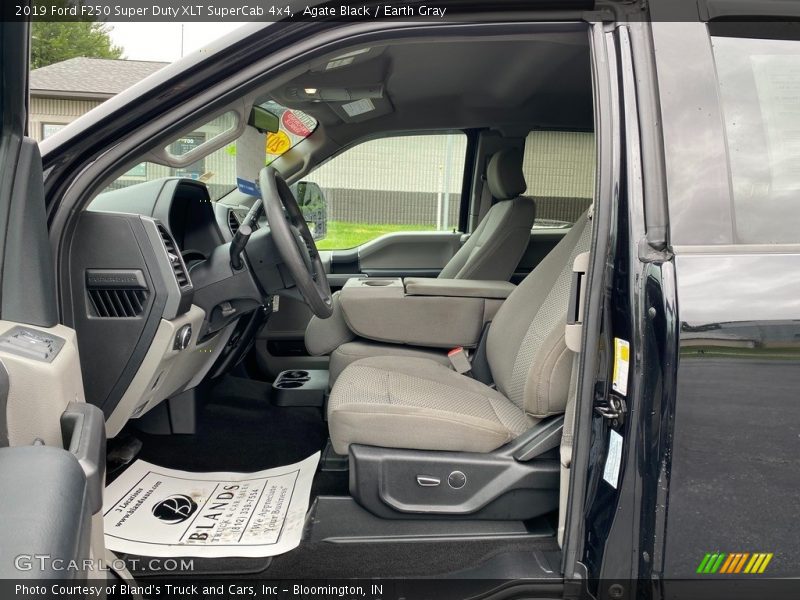 Agate Black / Earth Gray 2019 Ford F250 Super Duty XLT SuperCab 4x4