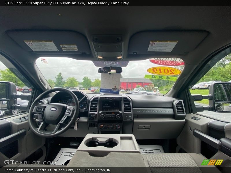 Agate Black / Earth Gray 2019 Ford F250 Super Duty XLT SuperCab 4x4