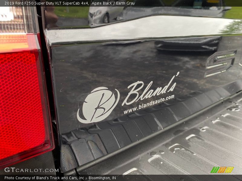 Agate Black / Earth Gray 2019 Ford F250 Super Duty XLT SuperCab 4x4