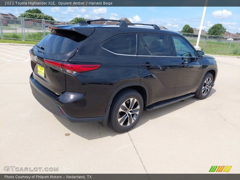 Opulent Amber / Harvest Beige 2021 Toyota Highlander XLE