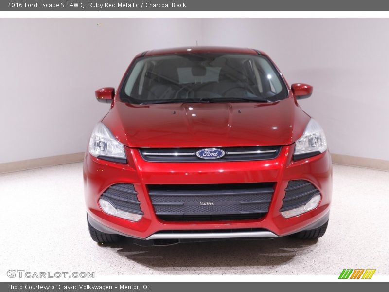 Ruby Red Metallic / Charcoal Black 2016 Ford Escape SE 4WD