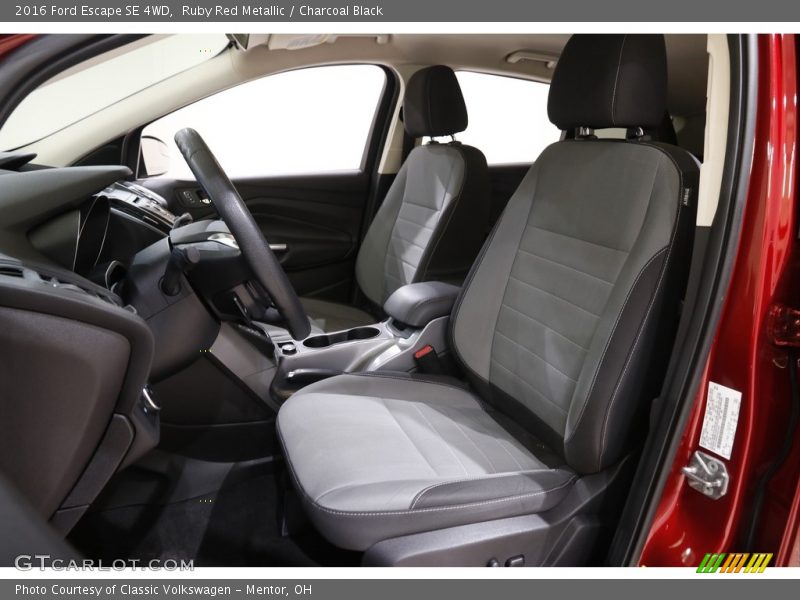 Ruby Red Metallic / Charcoal Black 2016 Ford Escape SE 4WD