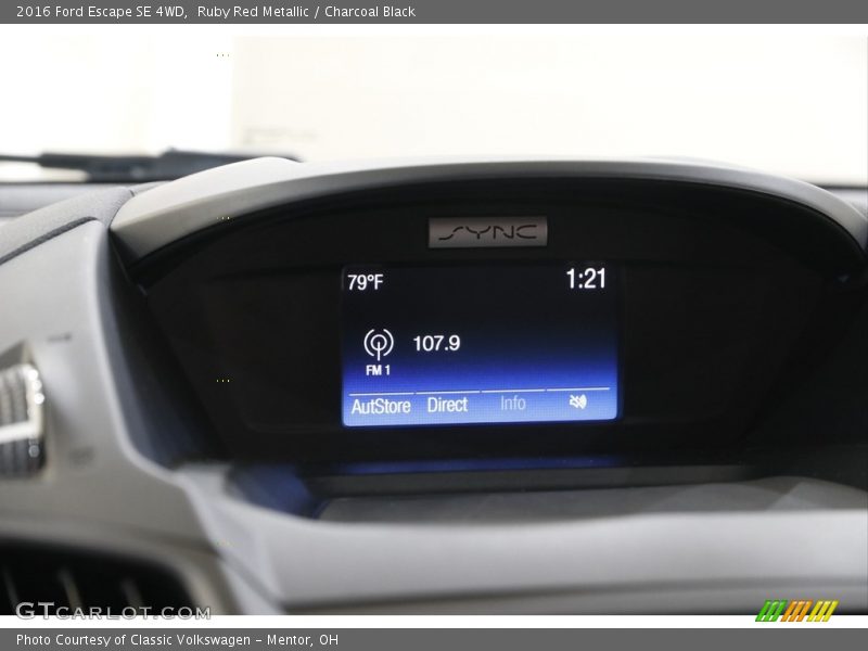 Ruby Red Metallic / Charcoal Black 2016 Ford Escape SE 4WD