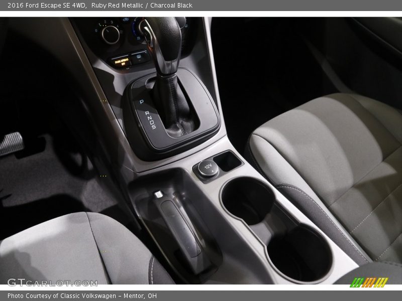 Ruby Red Metallic / Charcoal Black 2016 Ford Escape SE 4WD
