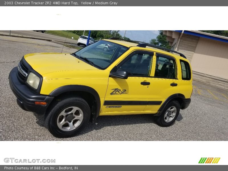 Yellow / Medium Gray 2003 Chevrolet Tracker ZR2 4WD Hard Top
