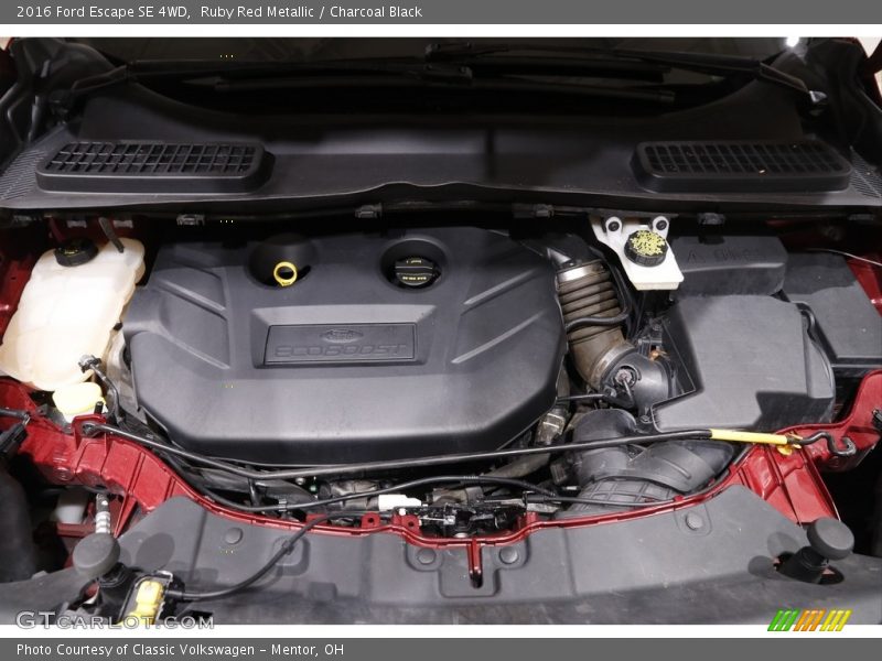 Ruby Red Metallic / Charcoal Black 2016 Ford Escape SE 4WD