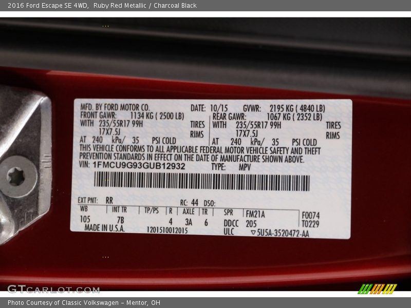 Ruby Red Metallic / Charcoal Black 2016 Ford Escape SE 4WD