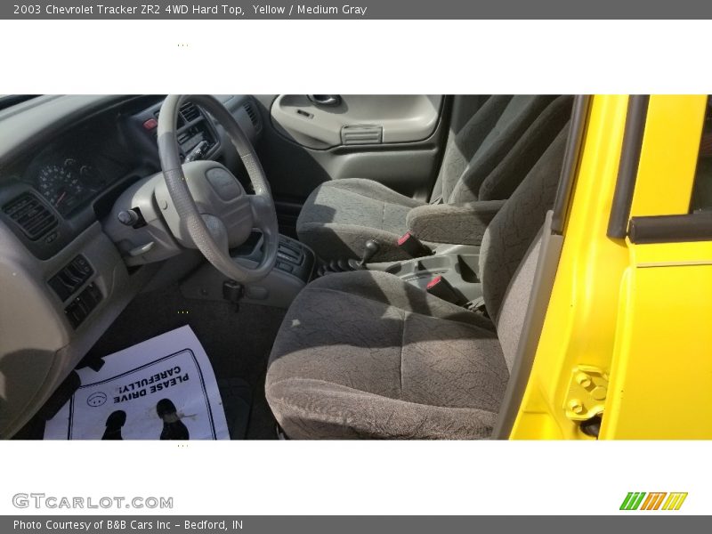 Yellow / Medium Gray 2003 Chevrolet Tracker ZR2 4WD Hard Top