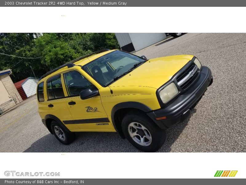 Yellow / Medium Gray 2003 Chevrolet Tracker ZR2 4WD Hard Top