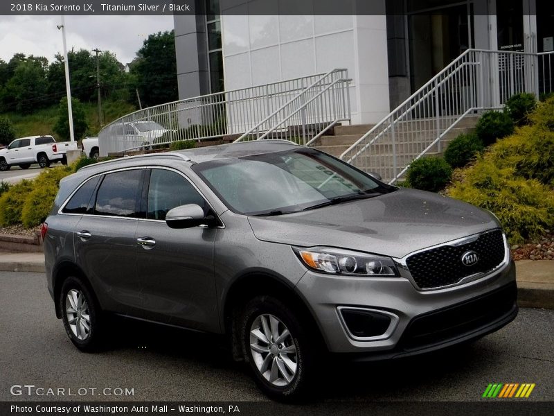 Titanium Silver / Black 2018 Kia Sorento LX