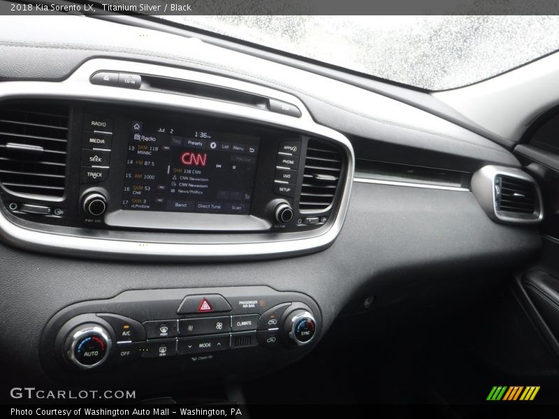 Titanium Silver / Black 2018 Kia Sorento LX