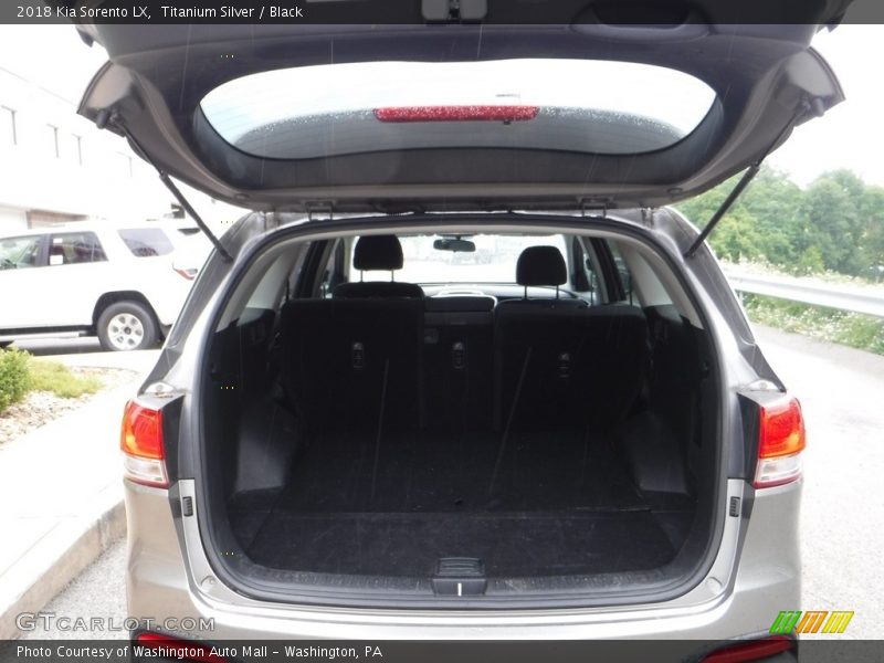 Titanium Silver / Black 2018 Kia Sorento LX