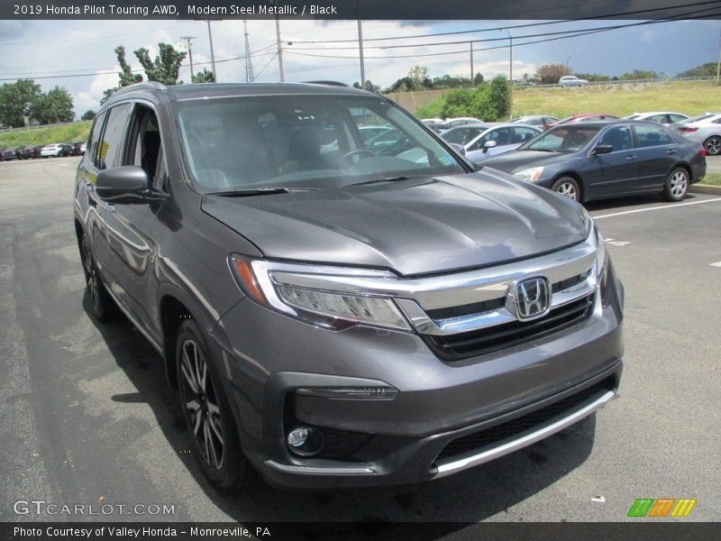 Modern Steel Metallic / Black 2019 Honda Pilot Touring AWD