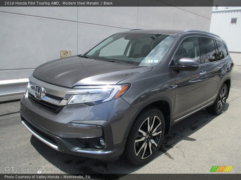 Modern Steel Metallic / Black 2019 Honda Pilot Touring AWD