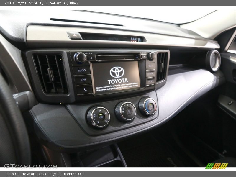Super White / Black 2018 Toyota RAV4 LE