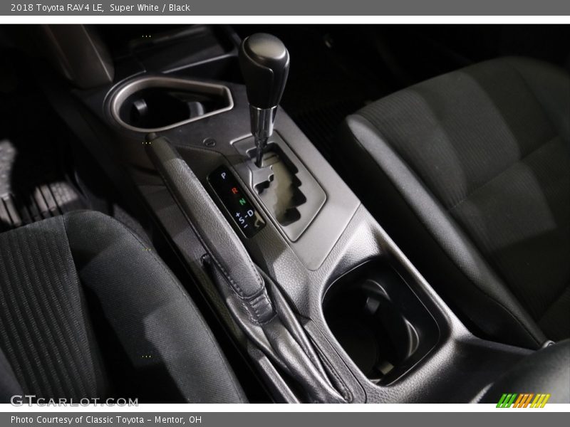 Super White / Black 2018 Toyota RAV4 LE