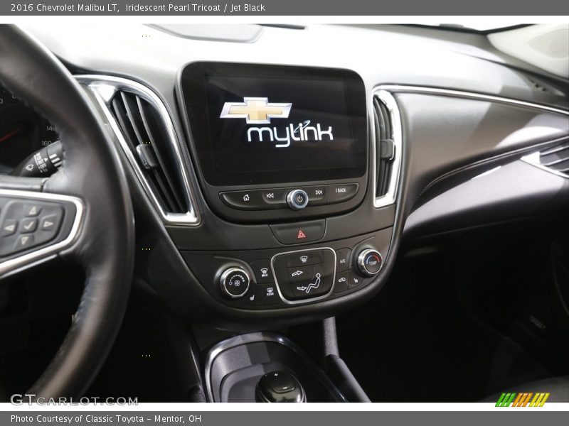 Iridescent Pearl Tricoat / Jet Black 2016 Chevrolet Malibu LT