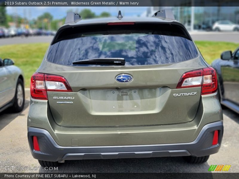 Wilderness Green Metallic / Warm Ivory 2019 Subaru Outback 2.5i Premium