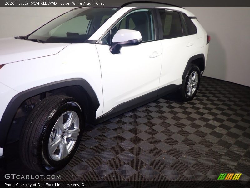 Super White / Light Gray 2020 Toyota RAV4 XLE AWD