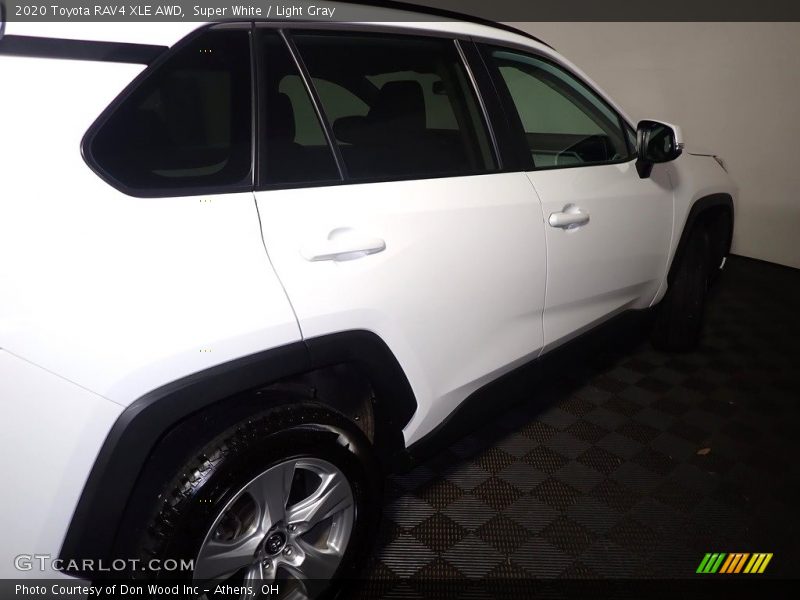 Super White / Light Gray 2020 Toyota RAV4 XLE AWD