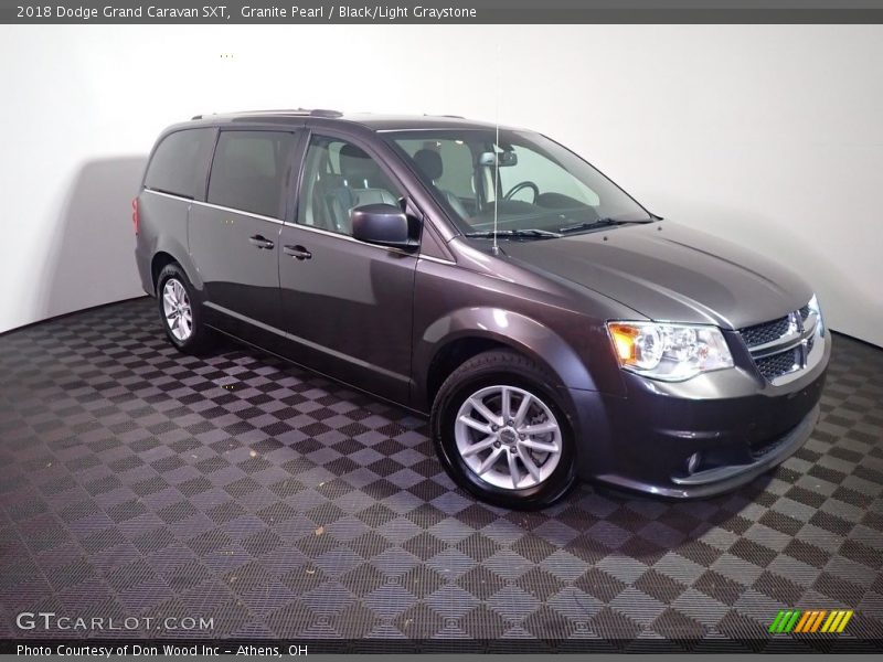 Granite Pearl / Black/Light Graystone 2018 Dodge Grand Caravan SXT