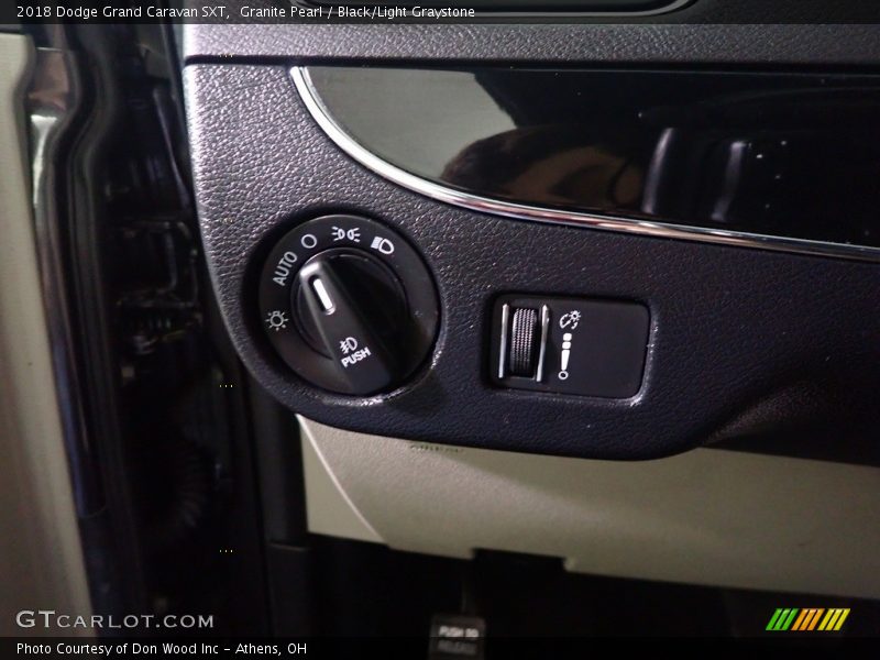 Granite Pearl / Black/Light Graystone 2018 Dodge Grand Caravan SXT