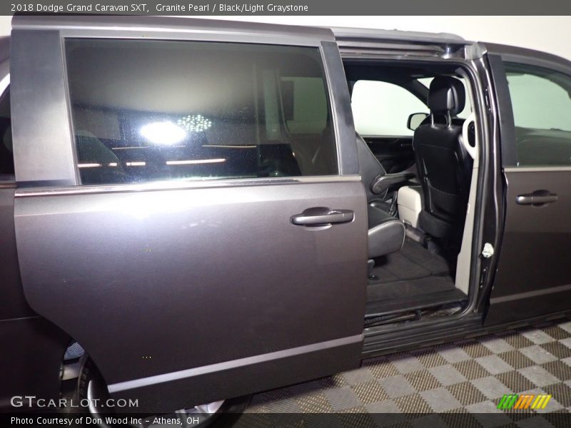 Granite Pearl / Black/Light Graystone 2018 Dodge Grand Caravan SXT