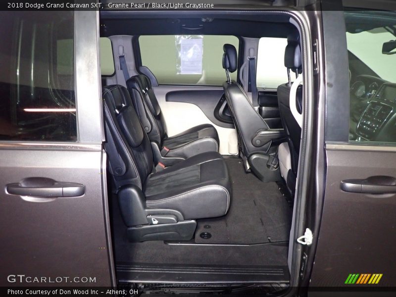 Granite Pearl / Black/Light Graystone 2018 Dodge Grand Caravan SXT