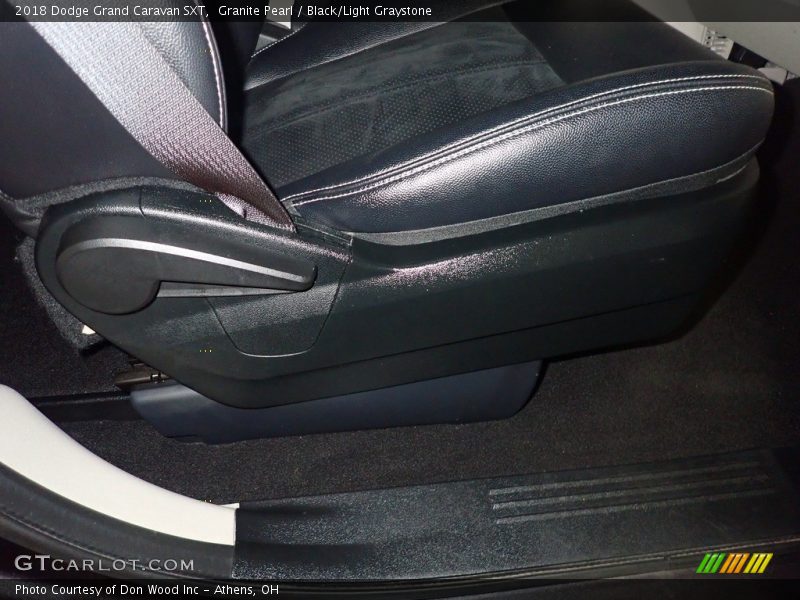 Granite Pearl / Black/Light Graystone 2018 Dodge Grand Caravan SXT