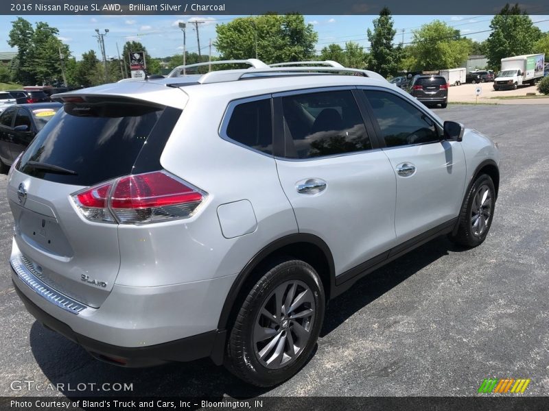 Brilliant Silver / Charcoal 2016 Nissan Rogue SL AWD