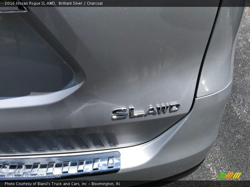 Brilliant Silver / Charcoal 2016 Nissan Rogue SL AWD