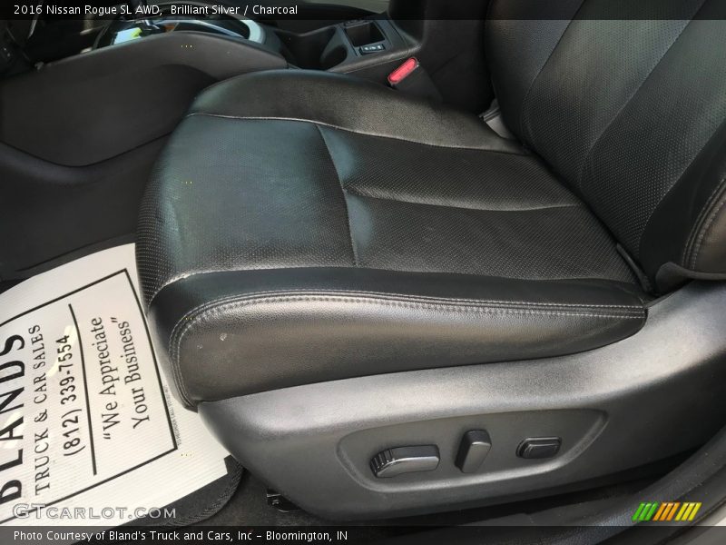Brilliant Silver / Charcoal 2016 Nissan Rogue SL AWD