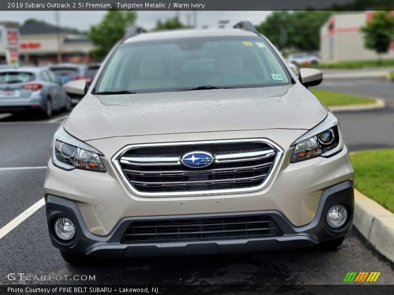 Tungsten Metallic / Warm Ivory 2019 Subaru Outback 2.5i Premium