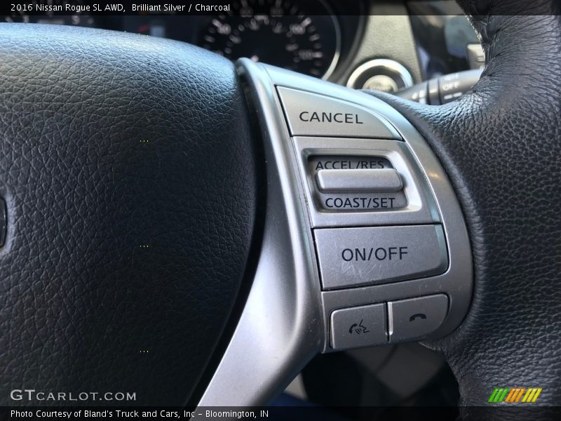 Brilliant Silver / Charcoal 2016 Nissan Rogue SL AWD