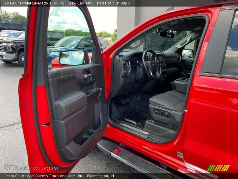 Red Hot / Jet Black 2019 Chevrolet Silverado 1500 RST Crew Cab 4WD