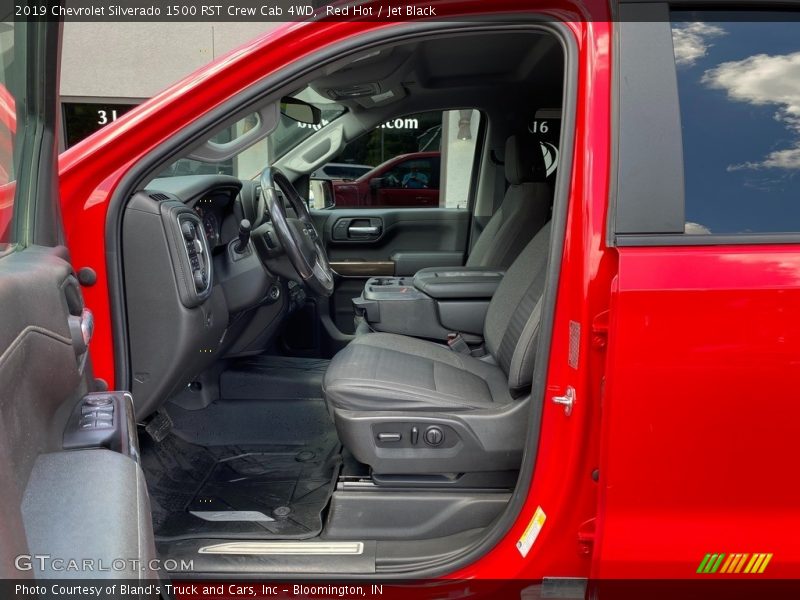 Red Hot / Jet Black 2019 Chevrolet Silverado 1500 RST Crew Cab 4WD