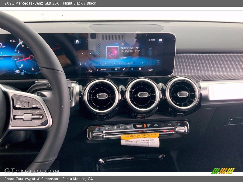 Night Black / Black 2021 Mercedes-Benz GLB 250